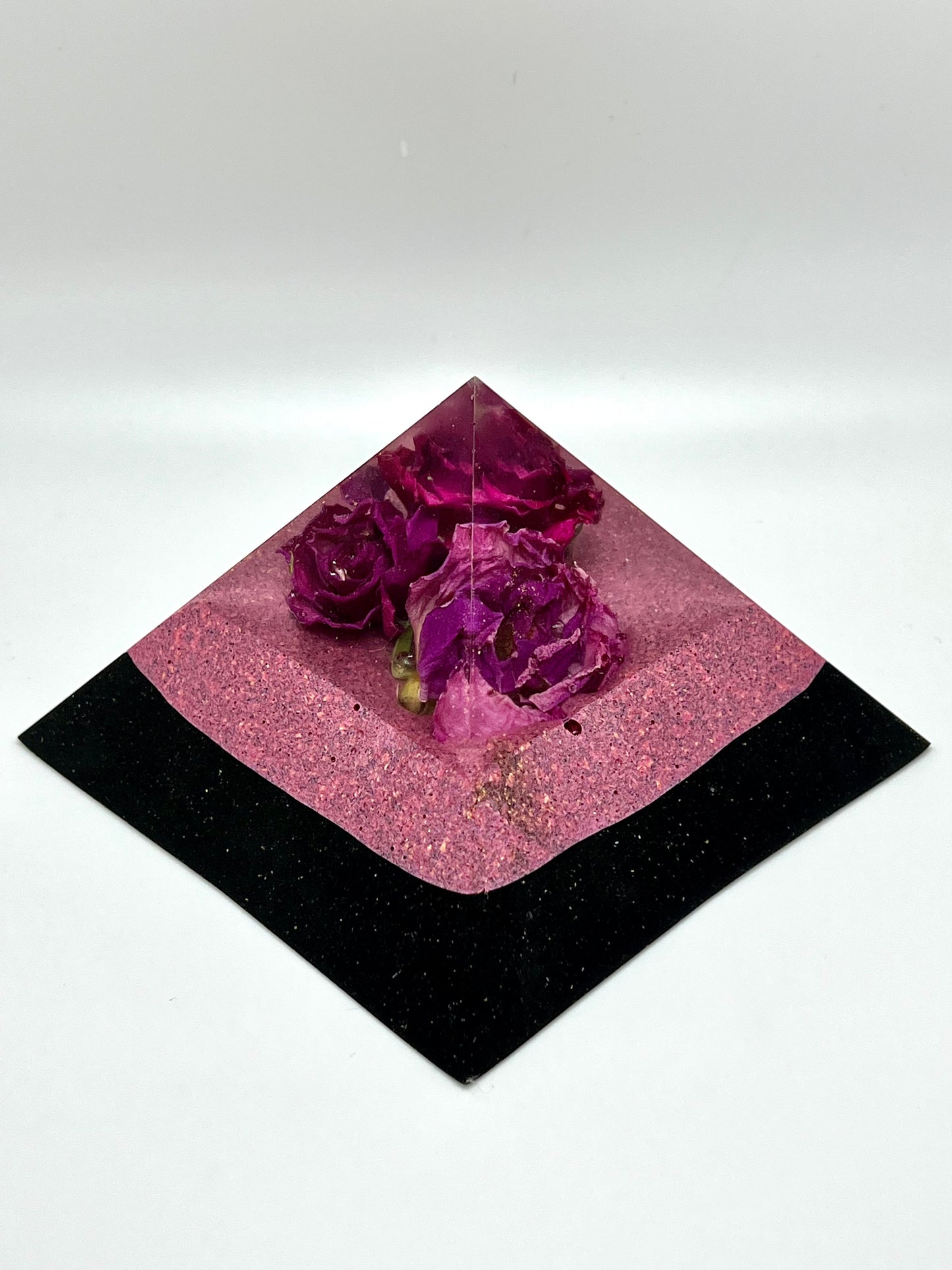 ROSE PASSION Quartz Magic Mix Earth Frequency Orgone Giza 8-Side Pyramid with Heart Chakra Balancing Minerals