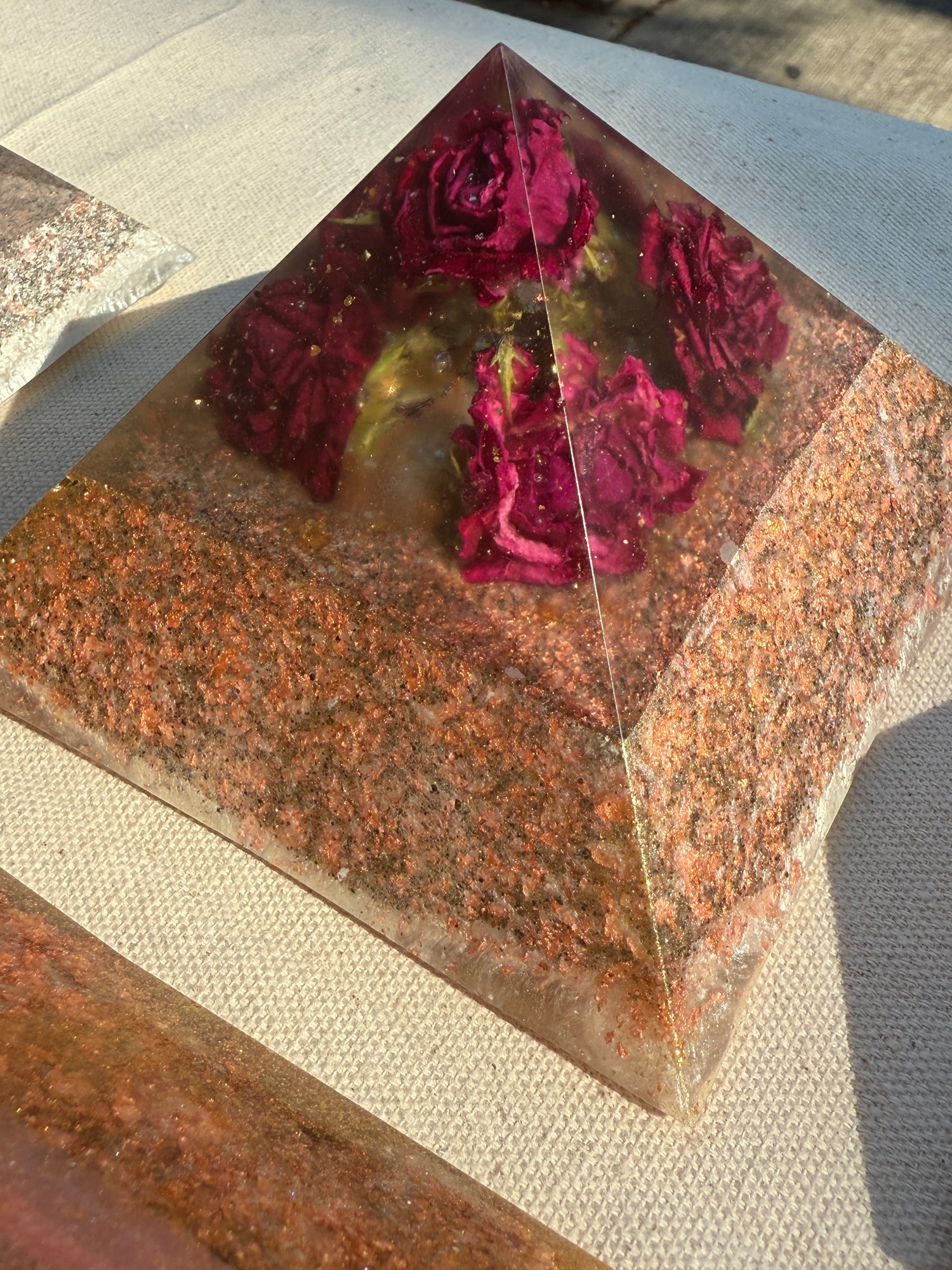 AMORE ROSE. Copper Quartz Magic Mix Orgone. Giza Pyramid Energy. Crown Chakra Minerals. EMF Protection. Deep Sleep Raise Frequency