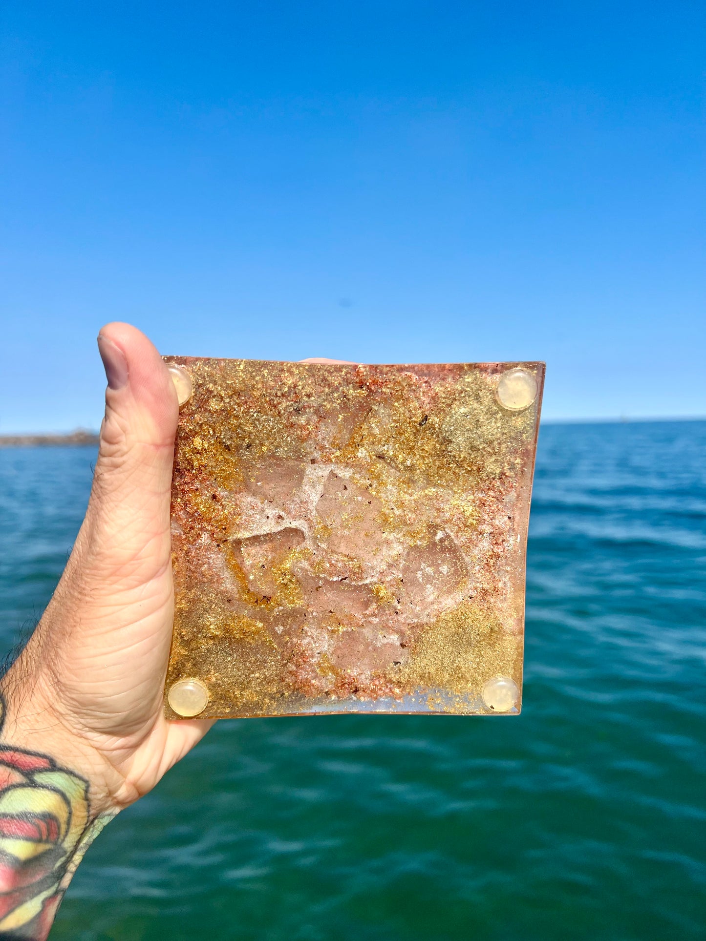 ELECTRIC OM Quartz Magic Mix Earth Frequency Orgone Giza 8-Side Pyramid with Heart Chakra Balancing Minerals