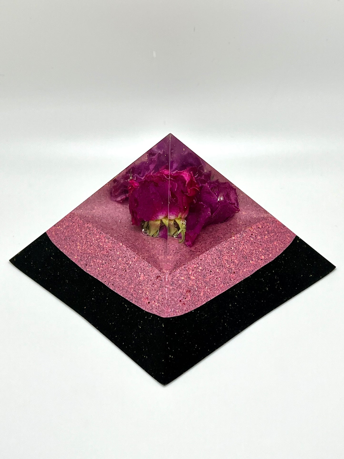 ROSE PASSION Quartz Magic Mix Earth Frequency Orgone Giza 8-Side Pyramid with Heart Chakra Balancing Minerals