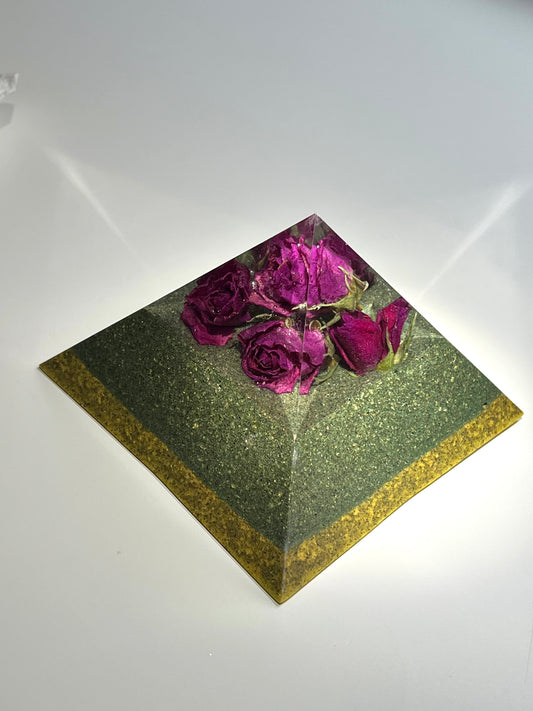 MAGENTA GARDEN . Copper Quartz Magic Mix Orgone. Giza Pyramid Energy. Crown Chakra Minerals. EMF Protection. Deep Sleep Raise Frequency