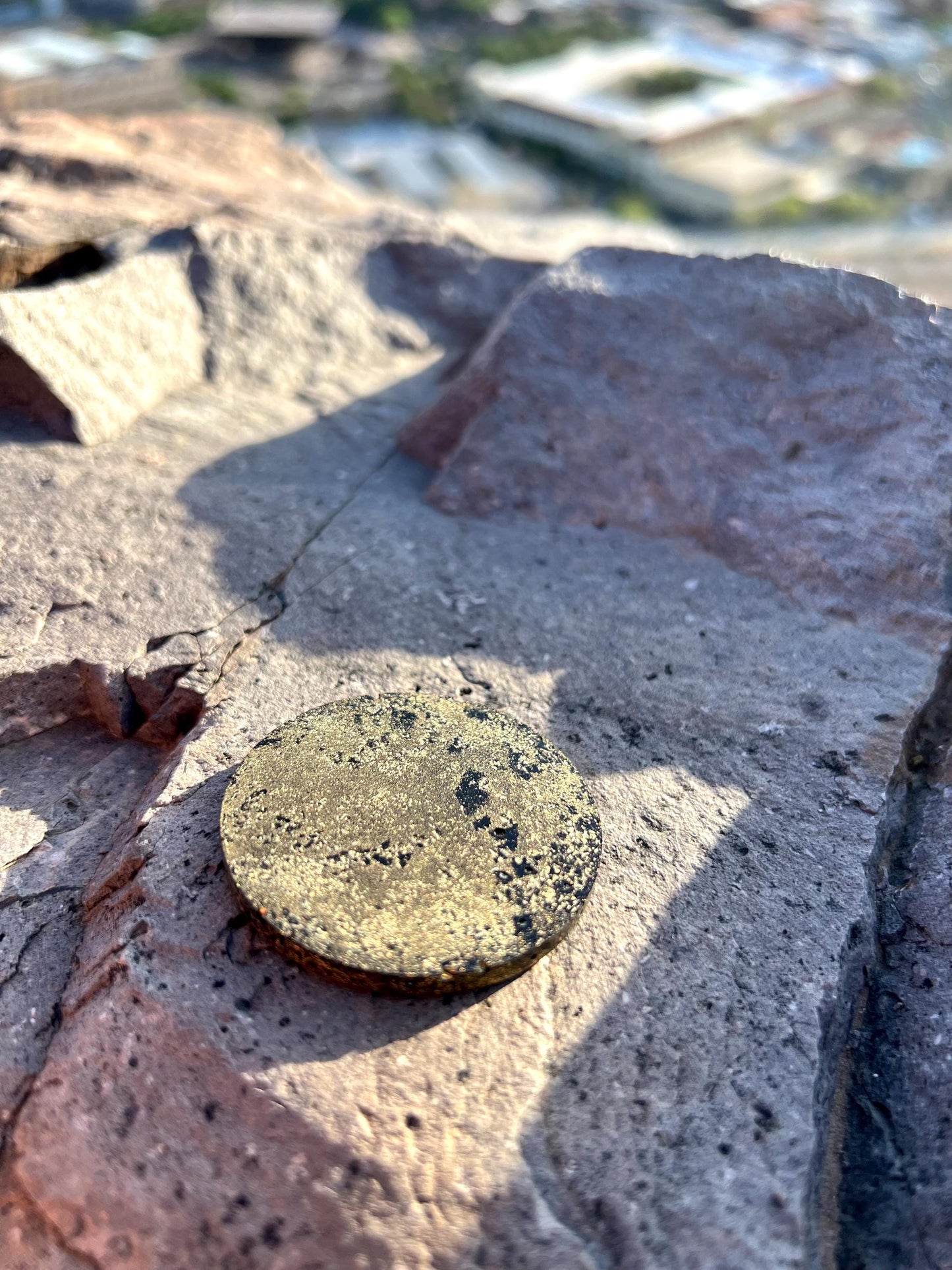 SUPER EMF STICKER 1-Single! Magic Mix Anti-Emf Brass Gilded Cell Phone Sticker Disc